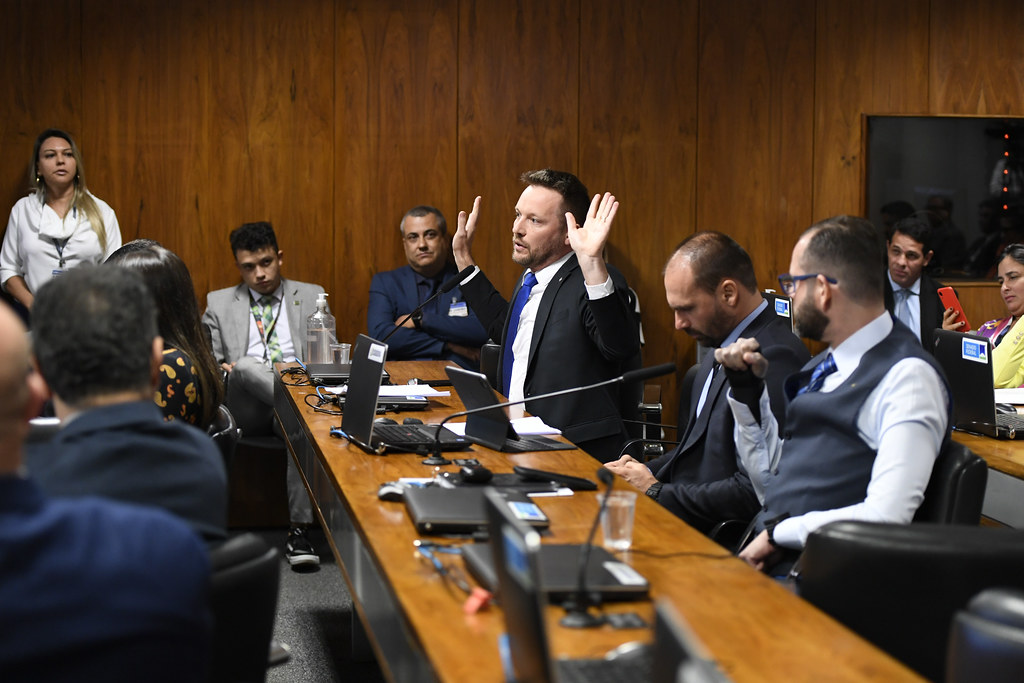 Bolsonaro acabou com o SUS? O limite entre crítica política e desinformação
